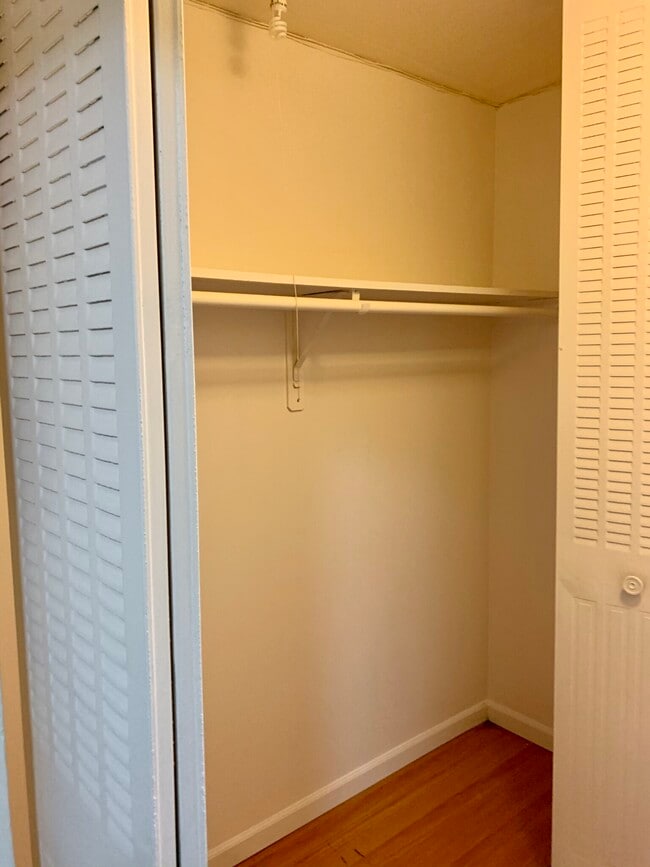 Closet - 1533 W Jarvis Ave