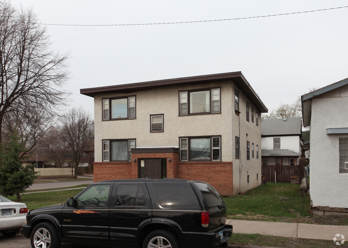 Building Photo - 2400 4th St NE