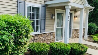 Building Photo - 1207 Silverstone Dr