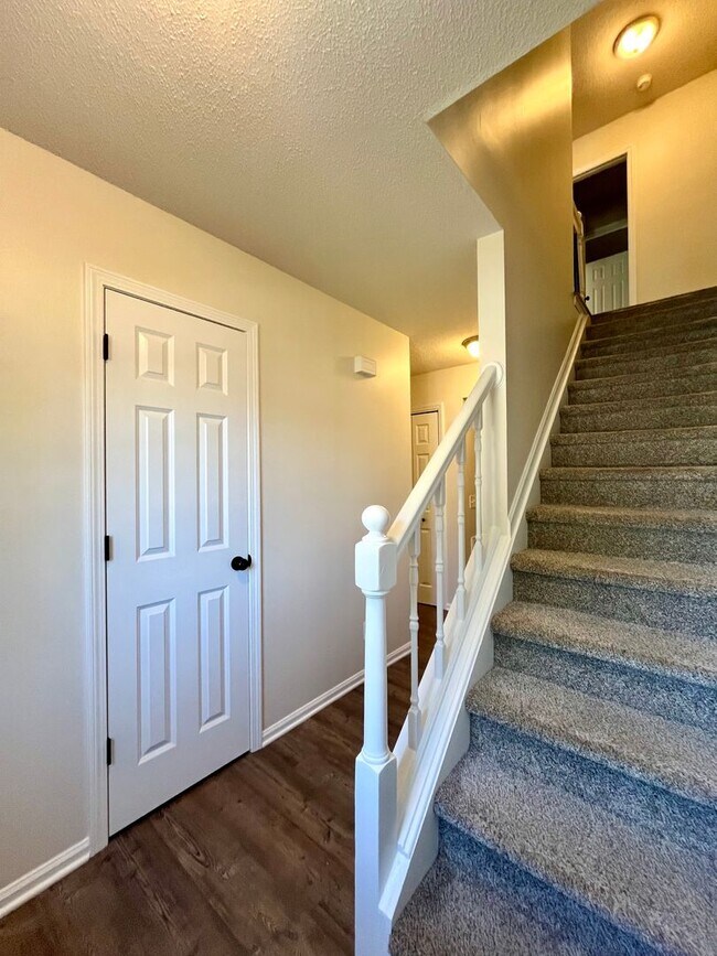 Foto del edificio - Charming 2 Bedroom Townhouse