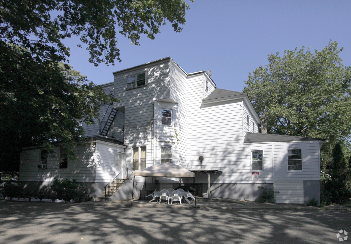 Primary Photo - 293 Liberty