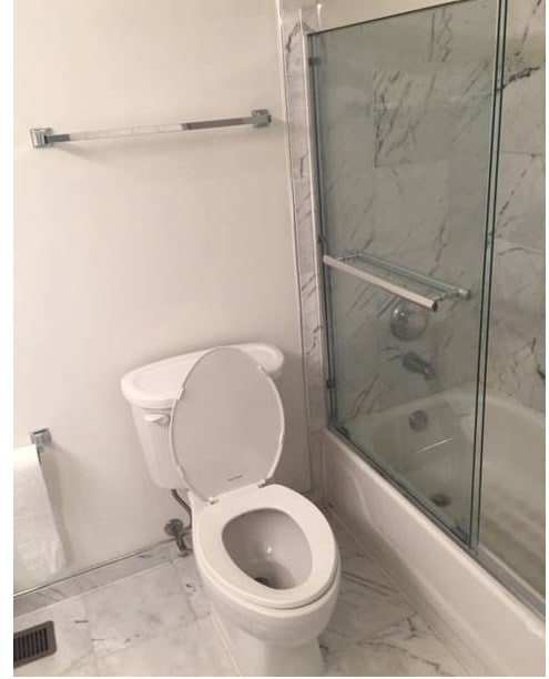 Master bath - 18892 S Vanderbilt Dr