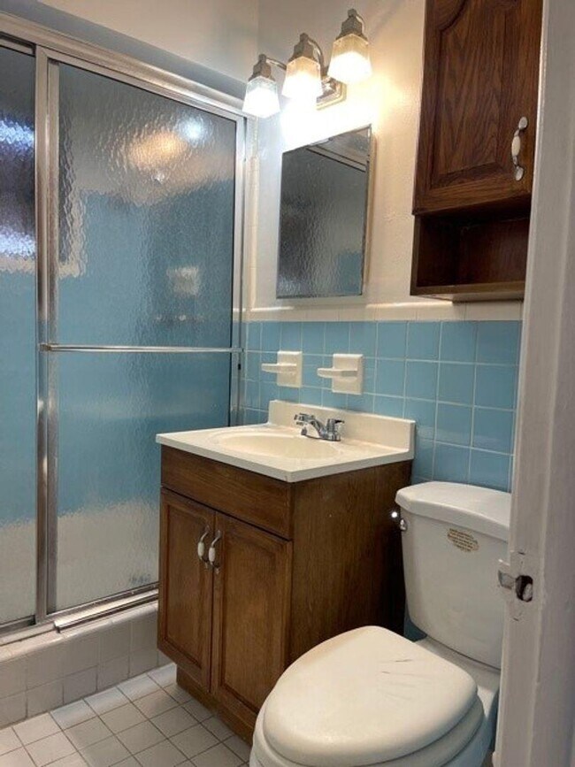 Building Photo - 2 bedroom in Hollywood FL 33020