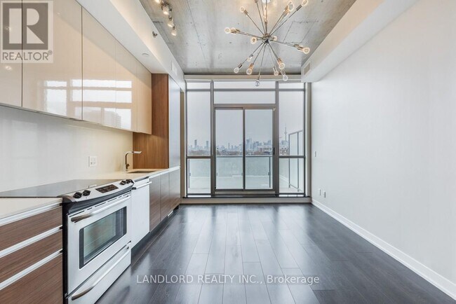 Photo du bâtiment - 8-608 Gladstone Ave