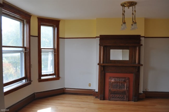 Building Photo - 201 N Grove Ave