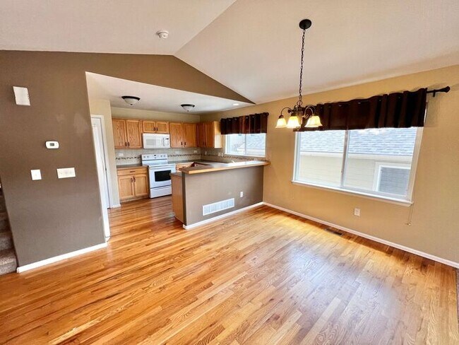 Foto del edificio - 4 Bed 3 Bath House in NE Fort Collins - Ma...