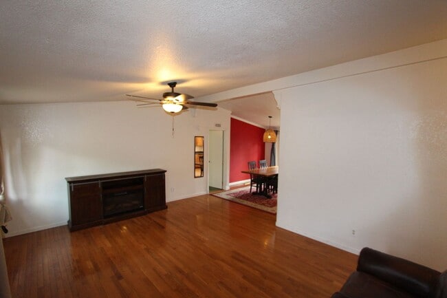 Building Photo - 95 E Camille Dr