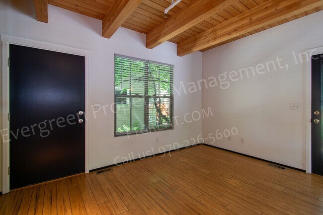 Foto del edificio - 318-320 W Myrtle