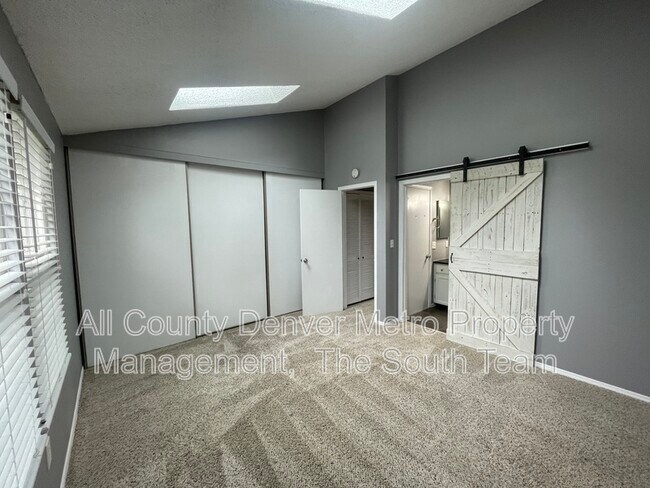 Foto del edificio - 9623 W Chatfield Ave