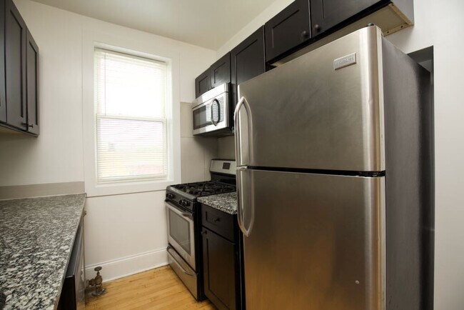 Building Photo - 4608 N Kildare Ave
