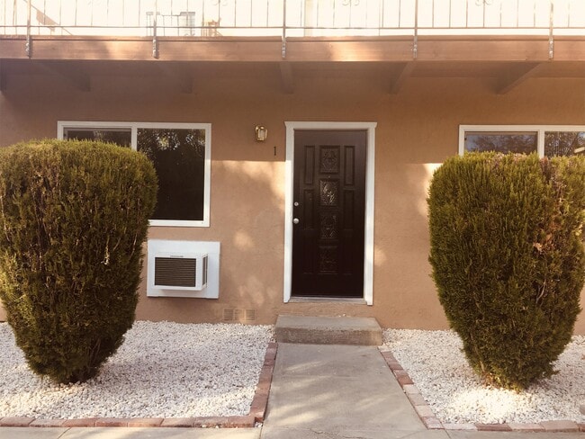 Building Photo - 209 Wright Ln