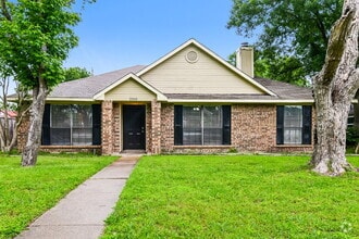 Building Photo - 2310 Shadyoaks Ln