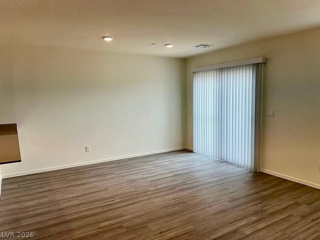 Foto del edificio - 10920 Rollingford Ave