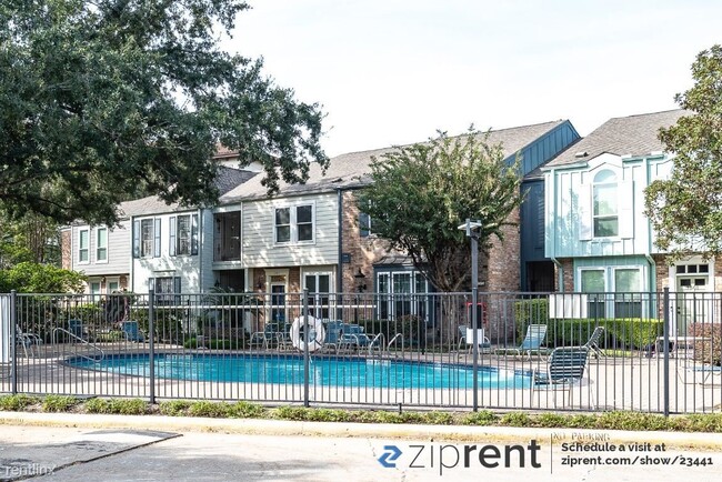 Building Photo - 2 br, 2.5 bath Townhome - 7497 Brompton St...
