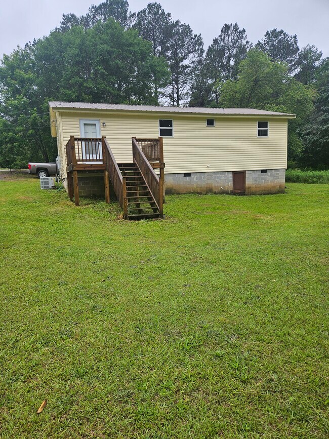 Building Photo - 305 Scott Town Dr
