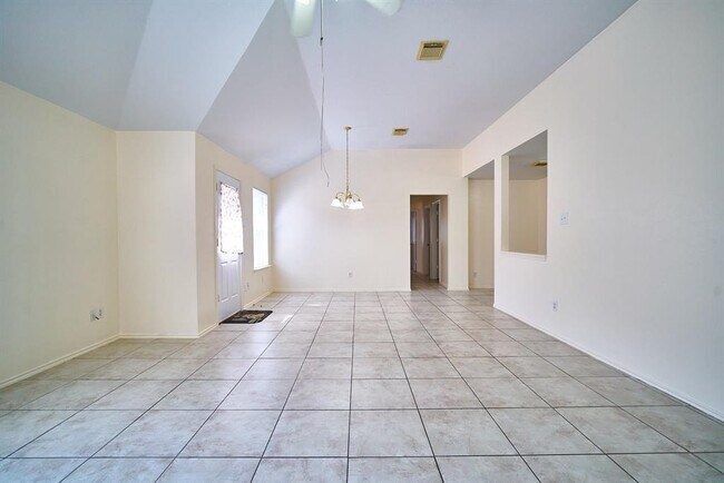 Building Photo - 13415 Knightsway Dr
