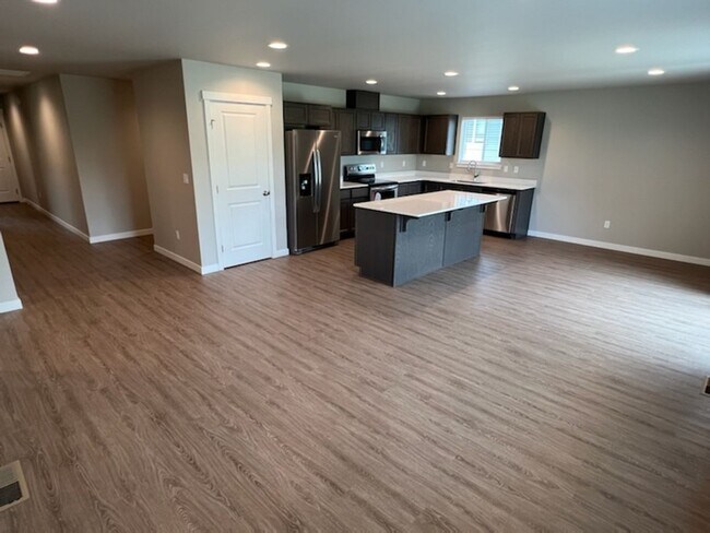 Foto del edificio - Luxury 3 bedroom, 2 bath home with double ...