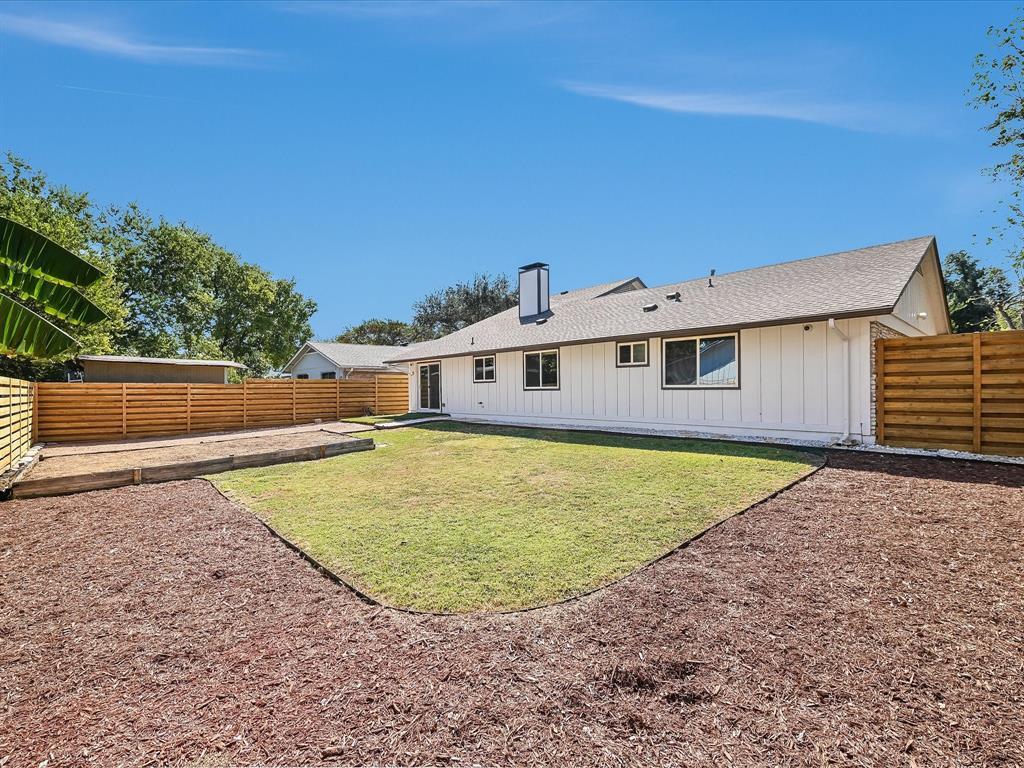 Foto principal - 1202 Woodfield Dr