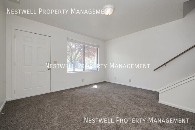 Building Photo - 1481 Mandalay Rd W
