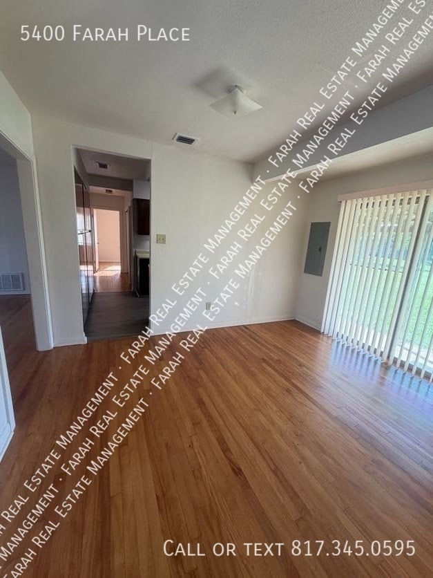 Building Photo - 5400 Farah Pl