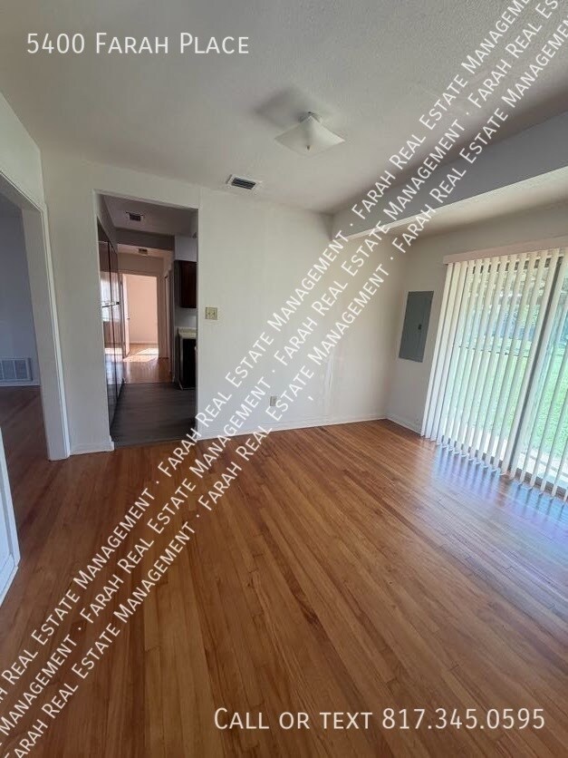 Foto del edificio - 5400 Farah Pl