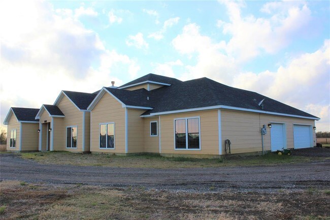 Building Photo - 3827 S Farm-to-Market 565 Rd