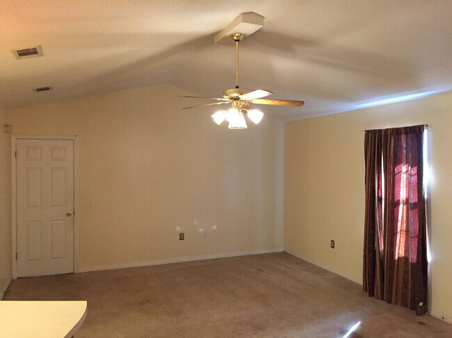 Foto del edificio - 109 Brian Dr