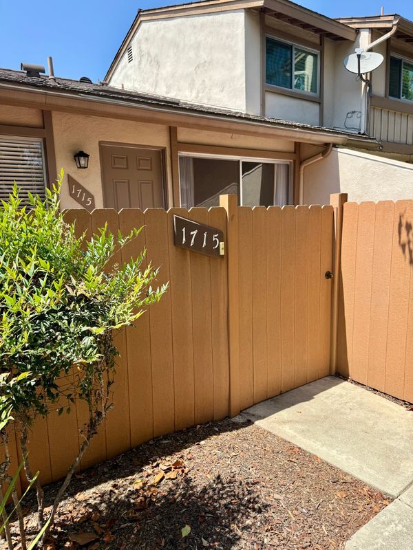 Foto principal - 1715 N Gilbert St