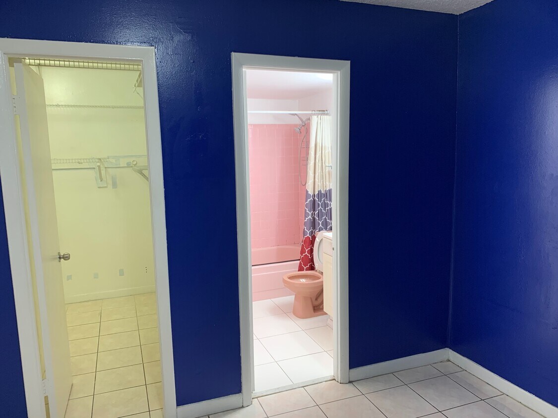Foto principal - 5050 NW 7th St