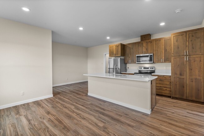 Building Photo - 899 NE Discovery Loop