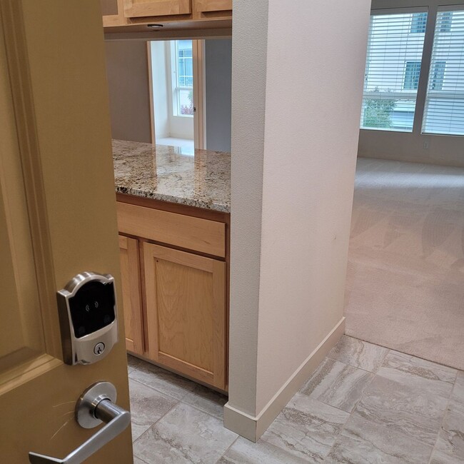 Foto del edificio - Downtown Bellevue 2 Bedroom 2 Bath Condo -...