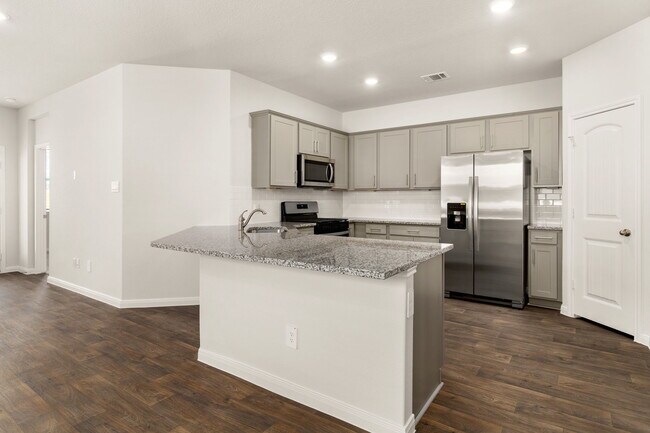 Building Photo - 221 Bethpage Dr