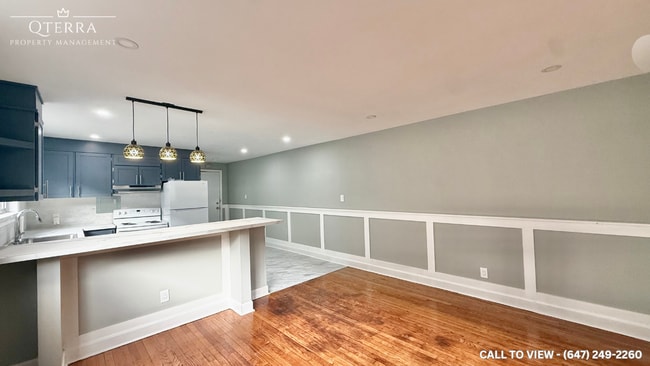 Photo du bâtiment - 301 Cordova Rd