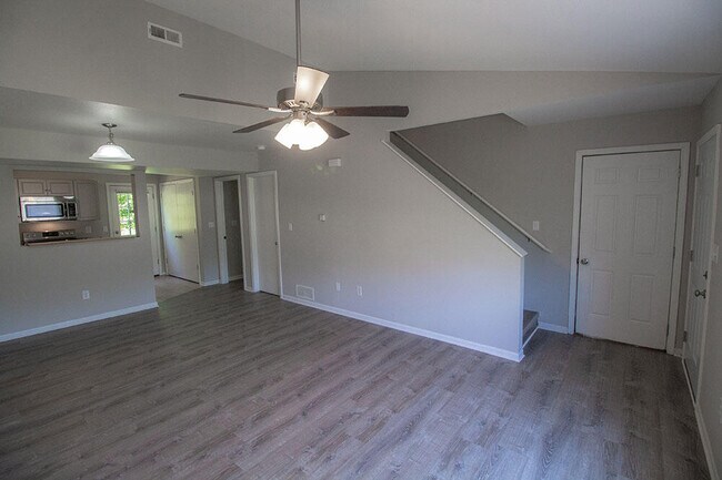 Building Photo - 1425 Greensboro Dr