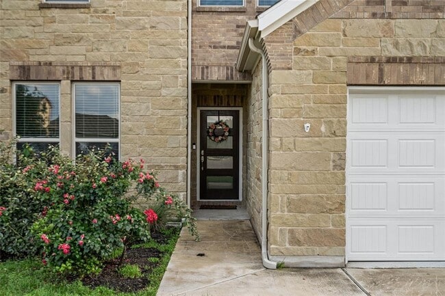 Building Photo - 7325 Loggia Pl