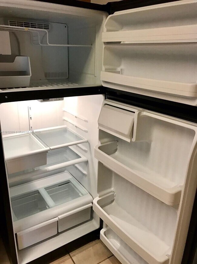 Foto del edificio - 11295 W Atlantic Blvd