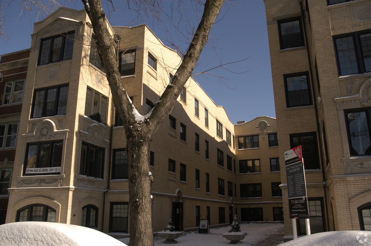 Primary Photo - 5619-5625 N Wayne Ave