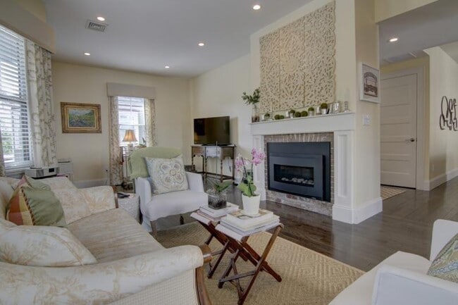 Building Photo - 26 S Angell St