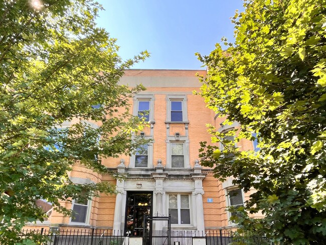 Foto del edificio - Prairie 4810-12  (HOA - NO REPAIRS TO COMM...