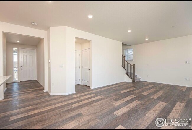 Building Photo - 563 Navion Ln