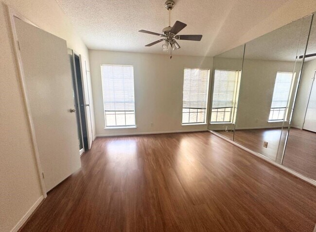 Foto del edificio - 7575 Cambridge St