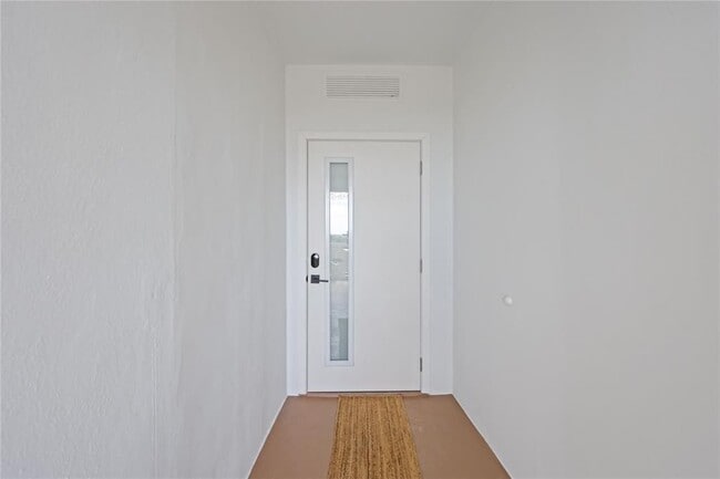 Building Photo - 333 Sunset Dr