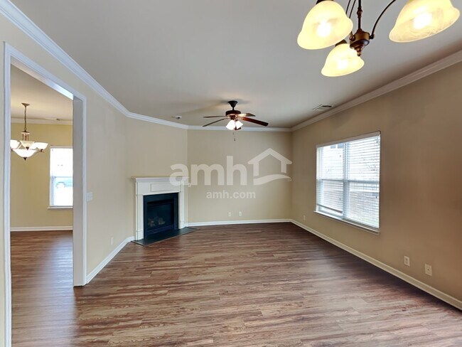 Foto del edificio - 2128 Branch Oak Trl