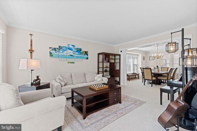 Foto del edificio - 8104 Creekview Dr