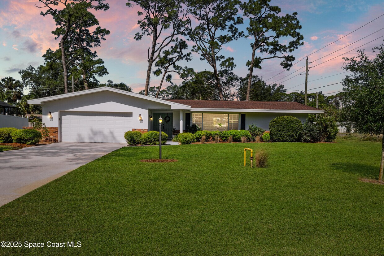 Foto principal - 591 Ponderosa St