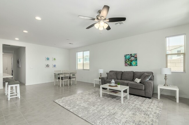 Building Photo - Beautifully Furnished Home in New Gilbert ...