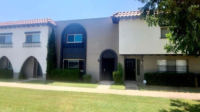 Foto del edificio - 3-bedroom townhome in great Phoenix location