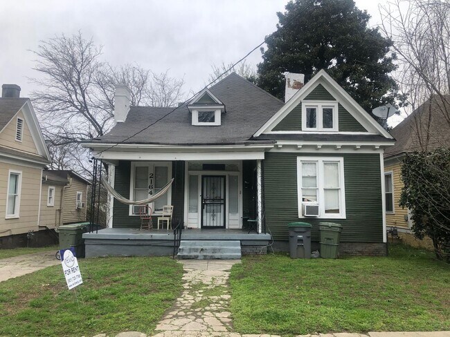 Foto del edificio - First Month Free on a 13-Month Lease