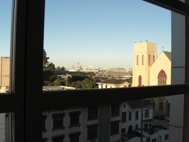 Foto del edificio - 585 9th St