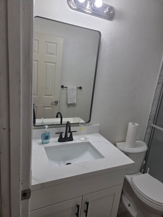 Foto del edificio - 9318 33rd Ave S